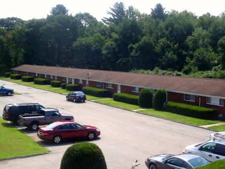 Exterior view of Lakeside Manor